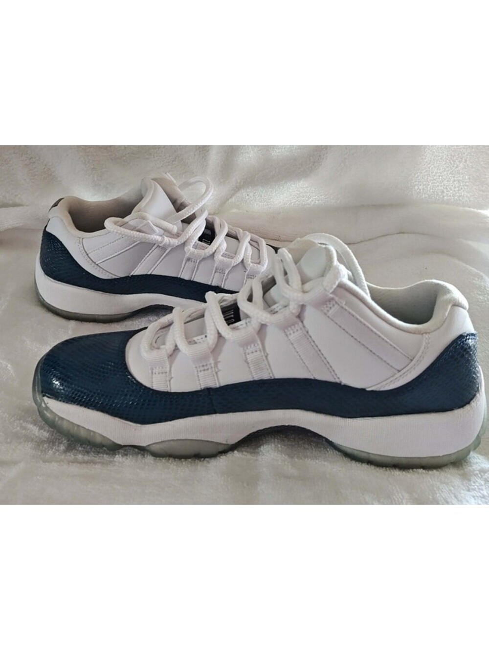 Size 7Y / 8.5 WJordan 11 Retro 2019 Low Navy Snakeskin